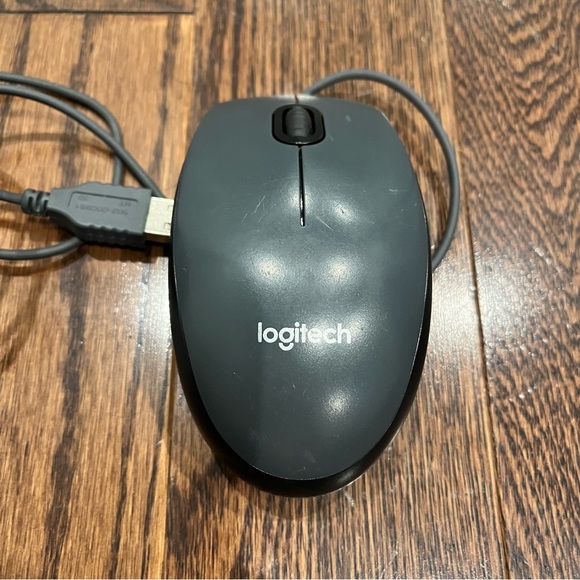 {Logitech} Wired Mouse M100 - Picture 2 of 3